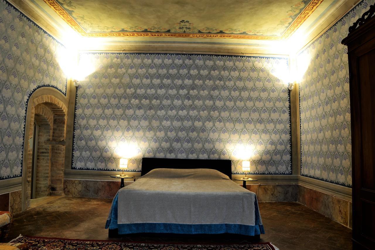 مبيت وإفطار مونتالشينو Il Palazzo Del Cardinale الغرفة الصورة